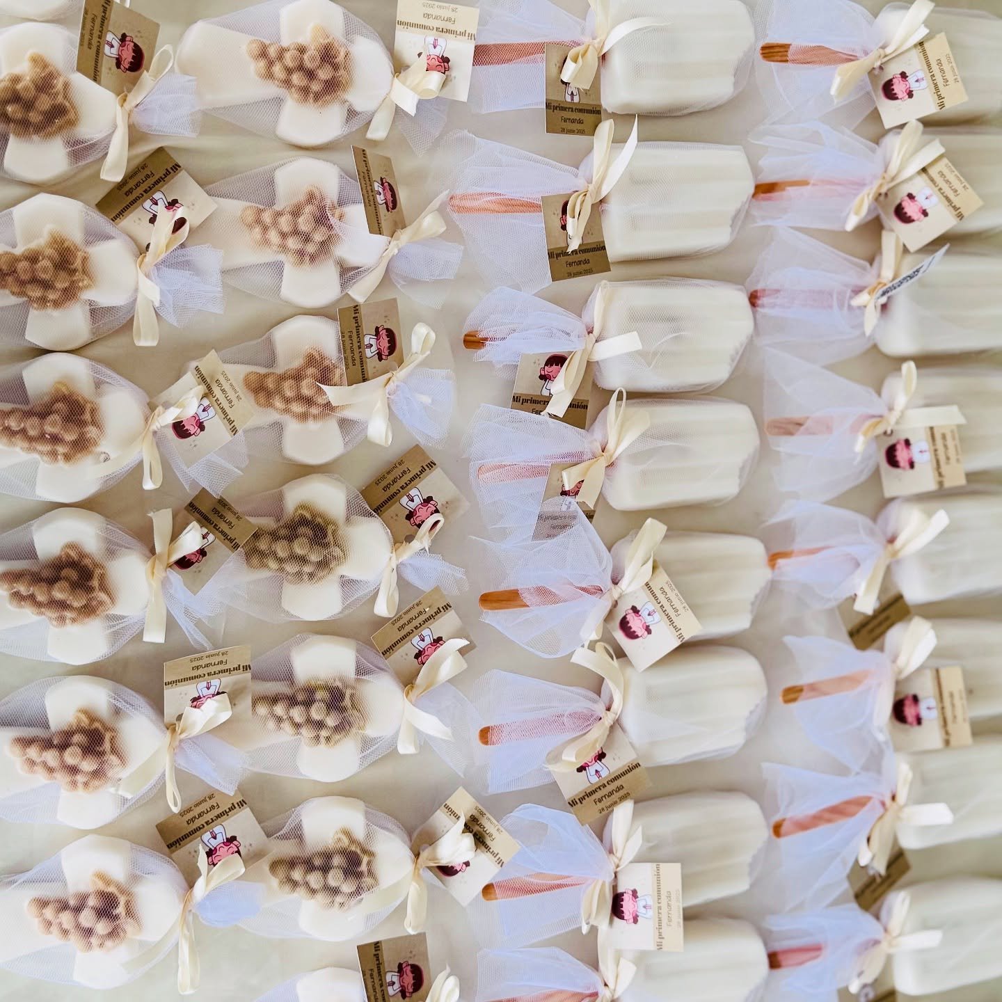 Cruz con uvas - Image 5