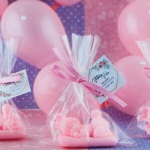 Bebé acostado pañal