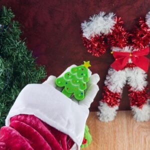 Pino de navidad plano con esferas