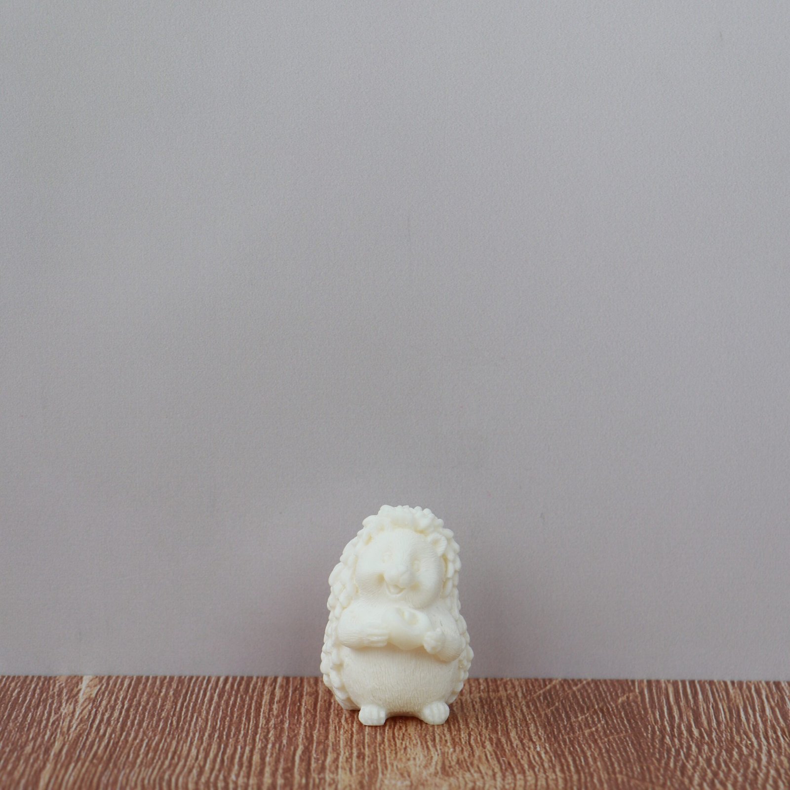 Erizo con manzana - Image 2